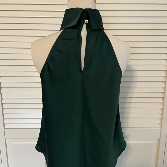 Cute silk green top with collar neckline - Picture 2 of 3